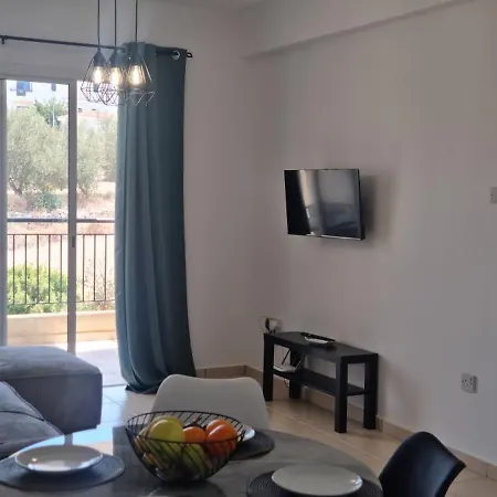 Melania Modern With Pool Near Coral Bay, Pafos *