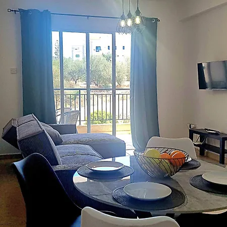 Melania Modern With Pool Near Coral Bay, Pafos * 佩亚