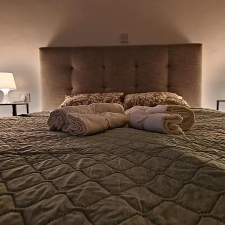 Melania Modern With Pool Near Coral Bay, Pafos 公寓 *